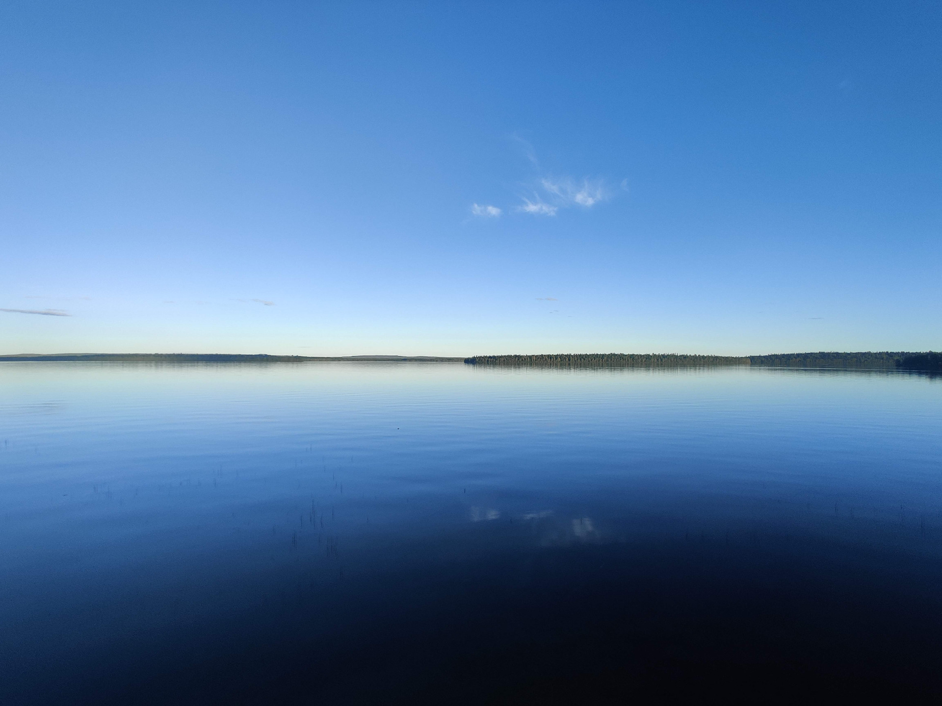 Luonnon rauhaa ja aitoja elämyksiä Kitkajärven rannalla.